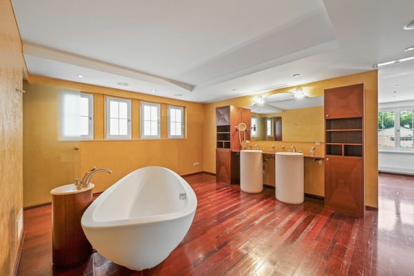 Exklusive Villa mit Wellnessbereich 9