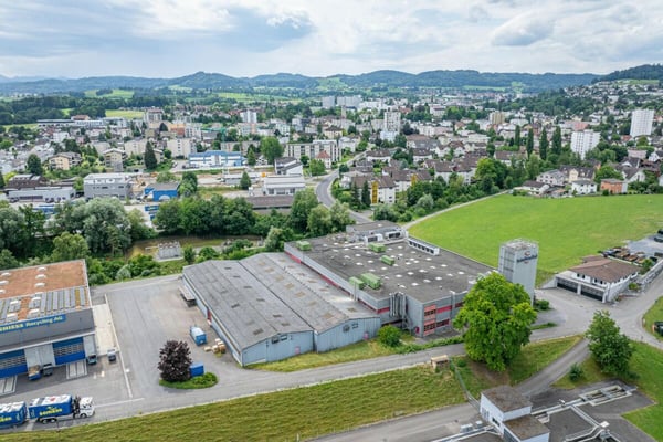 Gewerbeliegenschaft 4