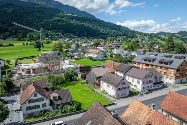 Bauland mit bewilligtem Neubauprojekt
