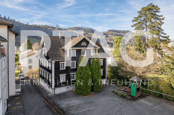 Wohn- und Geschäftshaus 1