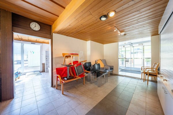 Wohn- und Geschäftshaus 10