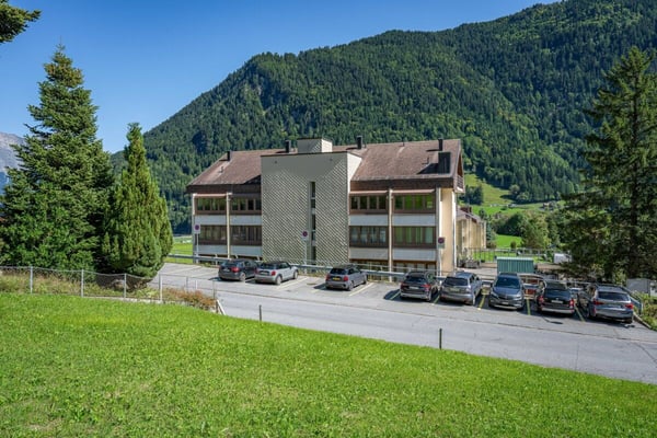 Wohn- und Geschäftshaus 3