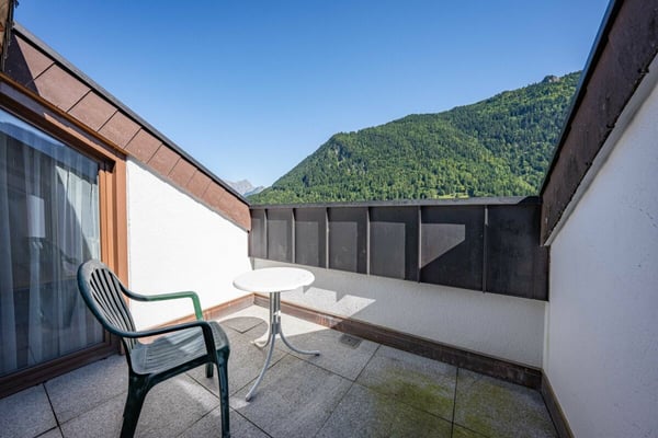 Wohn- und Geschäftshaus 7