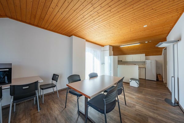 Wohn- und Geschäftshaus 9