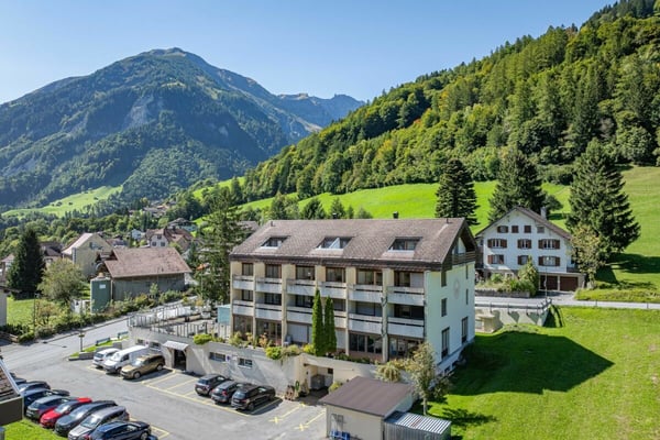 Wohn- und Geschäftshaus 2