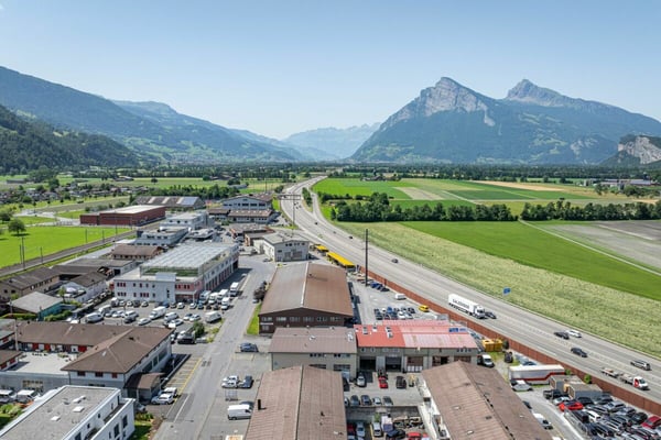 Gewerbeliegenschaft 4