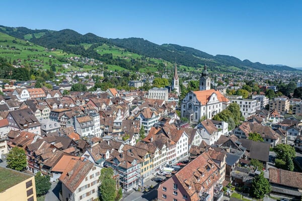 Wohn- und Geschäftshaus 10