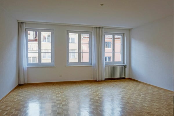 Wohn- und Geschäftshaus 8