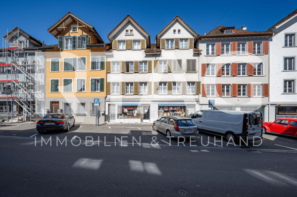 Wohn- und Geschäftshaus 1