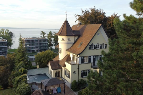 Herrschaftsvilla mit 2'002 m2 parkähnlichem Grundstück 4