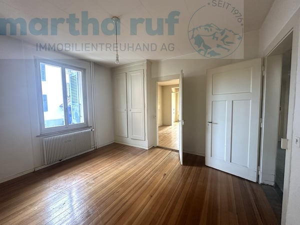 Zentral und sonnig gelegenes 3-Familienhaus mit viel Potenzial 4