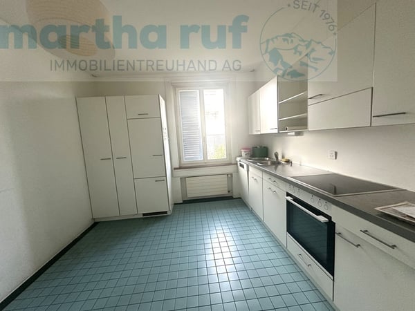 Zentral und sonnig gelegenes 3-Familienhaus mit viel Potenzial 8