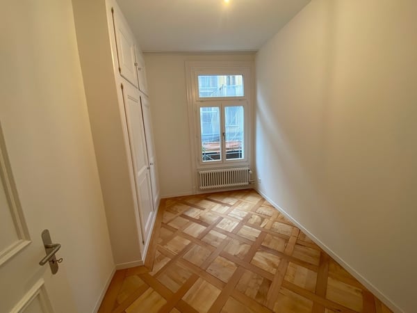in zentraler Lage 3.5-Zimmer-Wohnung im 1. OG 11
