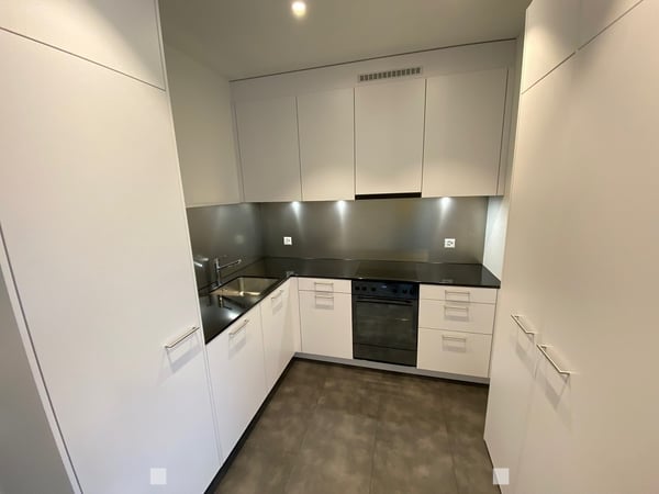 in zentraler Lage 3.5-Zimmer-Wohnung im 1. OG 6