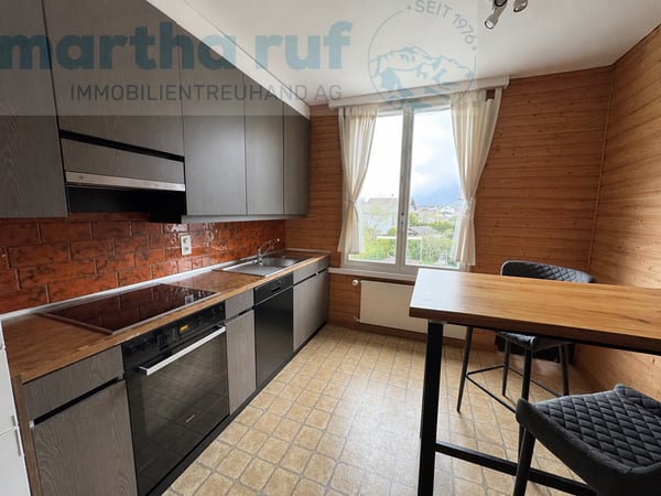 Mehrfamilienhaus mit 3 Einheiten, Scheune und grosser Garten 8
