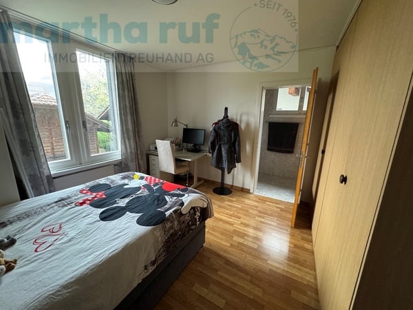 Mehrfamilienhaus mit 3 Einheiten, Scheune und grosser Garten 12
