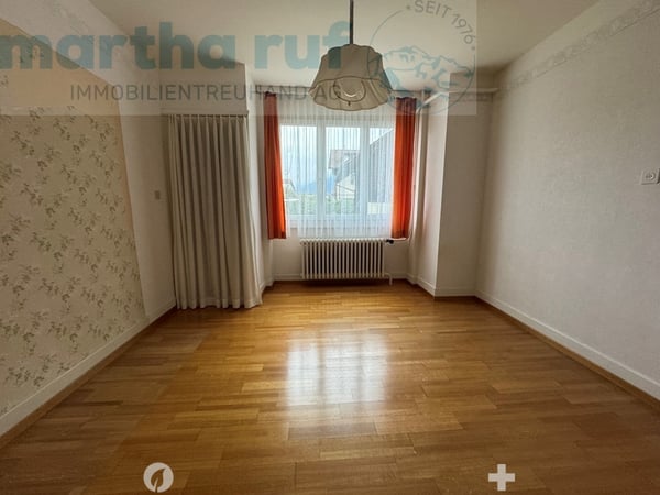 Mehrfamilienhaus mit 3 Einheiten, Scheune und grosser Garten 5