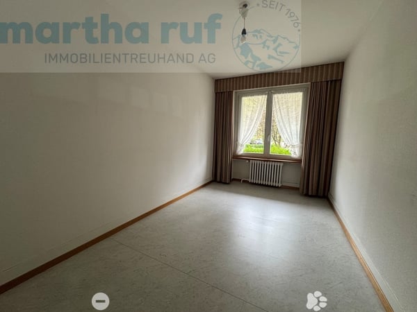Mehrfamilienhaus mit 3 Einheiten, Scheune und grosser Garten 4