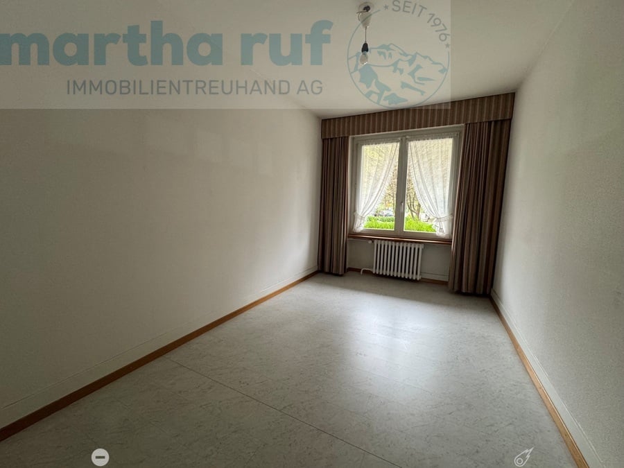 Immobilie in Matten B. Interlaken - Mehrfamilienhaus mit 3 Einheiten, Scheune und grosser Garten - Bild 3