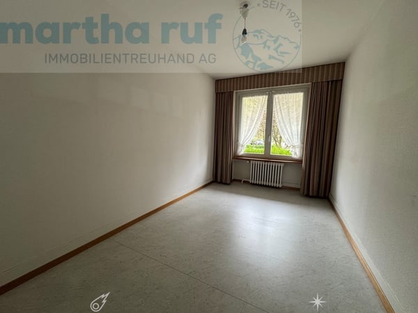 Mehrfamilienhaus mit 3 Einheiten, Scheune und grosser Garten 4