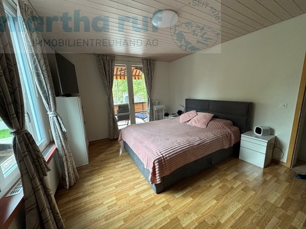 Mehrfamilienhaus mit 3 Einheiten, Scheune und grosser Garten 11