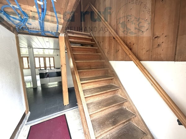 Traditionelles, angebautes Einfamilien-Ferienhaus mit alpinem Charm 8