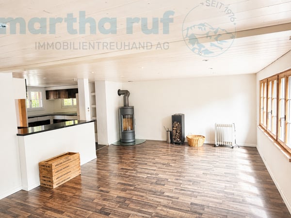 Traditionelles, angebautes Einfamilien-Ferienhaus mit alpinem Charm 3