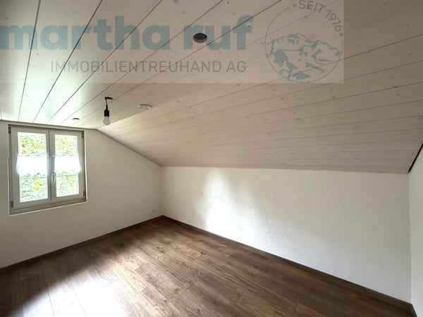 Traditionelles, angebautes Einfamilien-Ferienhaus mit alpinem Charm 11