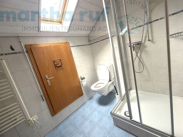Traditionelles, angebautes Einfamilien-Ferienhaus mit alpinem Charm 9