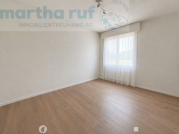 grosszügige und helle 5.5-Zimmr-Wohnung im 1. OG. 7