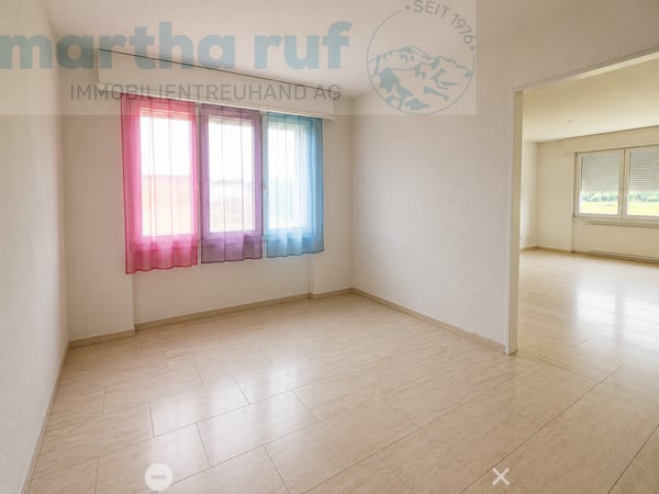 grosszügige und helle 5.5-Zimmr-Wohnung im 1. OG. 5