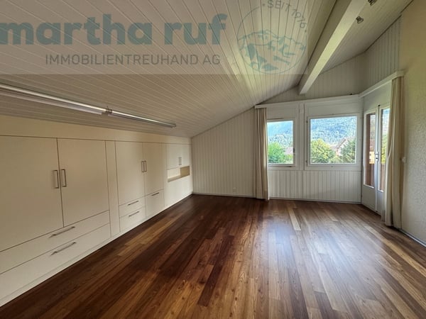 Grosszügiges 5.5-Zim.-Einfamilienhaus, Garten & traumhafter Aussicht 11