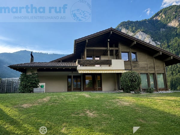Grosszügiges 5.5-Zim.-Einfamilienhaus, Garten & traumhafter Aussicht 1