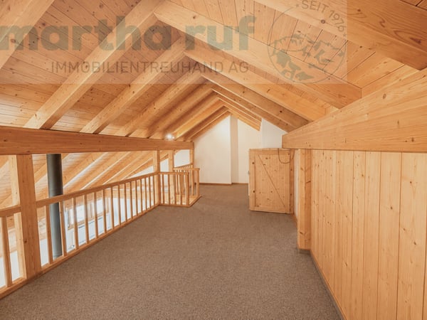 Gemütliche und charaktervolle 3.5- Zimmer Dachwohnung mit Galerie 11
