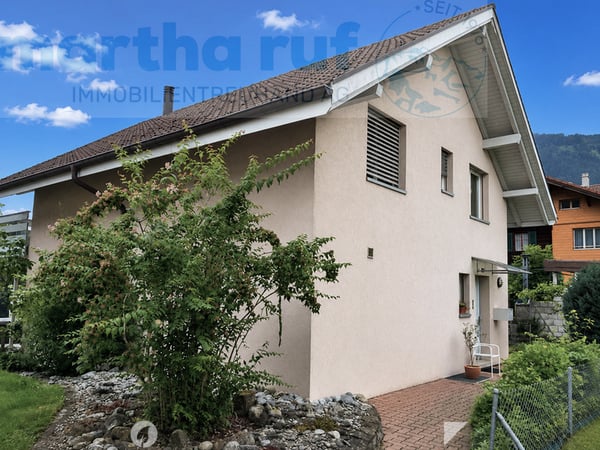 Freistehendes, gepflegtes 6-Zimmer Einfamilienhaus an naturnaher Lage 6