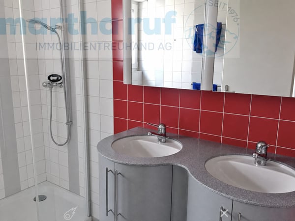 Freistehendes, gepflegtes 6-Zimmer Einfamilienhaus an naturnaher Lage 3