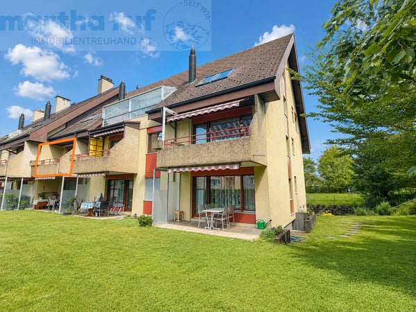 2.5- Zimmer Wohnung im 1. Stock mit Cheminée und Bergsicht