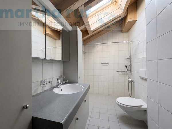Grosszügige 3.5-Zimmer-Dachwohnung mit Galerie 10