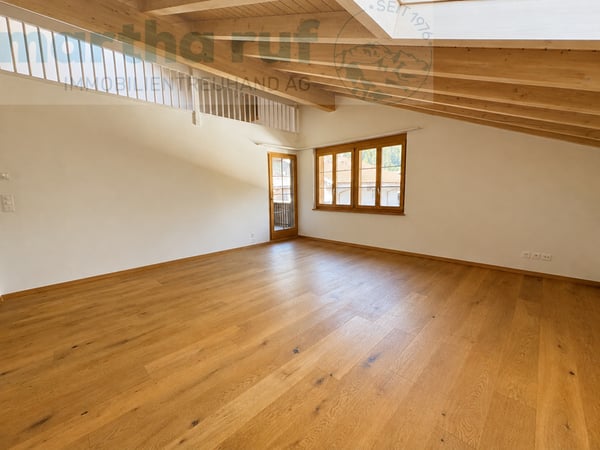 Grosszügige 3.5-Zimmer-Dachwohnung mit Galerie 2