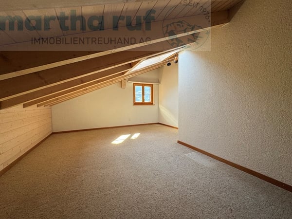 Grosszügige 3.5-Zimmer-Dachwohnung mit Galerie 6
