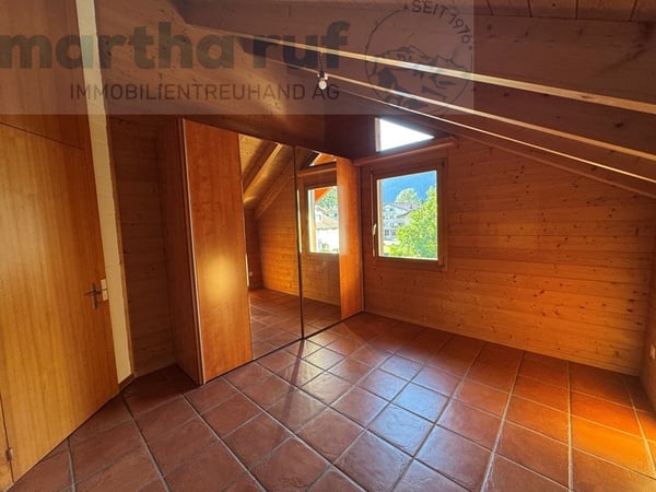 3.5-Zimmer-Dachwohnung mit traumhaftem Bergpanorama 8
