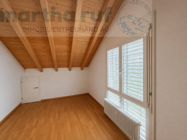 Wohnen über den Dächern 4.5- Zimmer-Dachwohnung mit Bergsicht 8