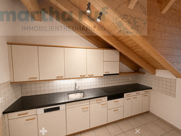 Wohnen über den Dächern 4.5- Zimmer-Dachwohnung mit Bergsicht 4