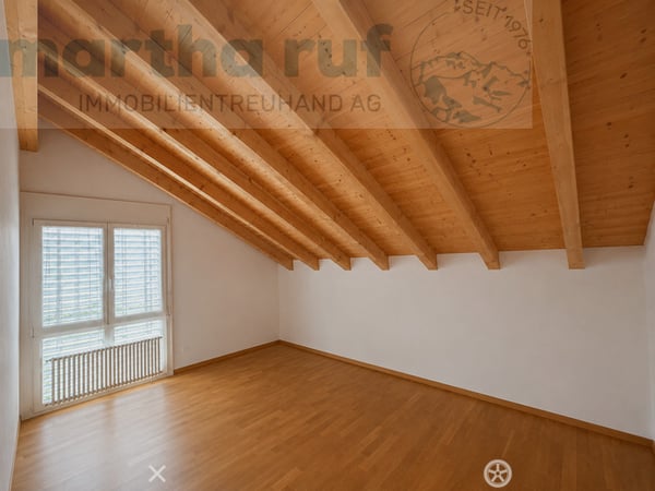 Wohnen über den Dächern 4.5- Zimmer-Dachwohnung mit Bergsicht 6
