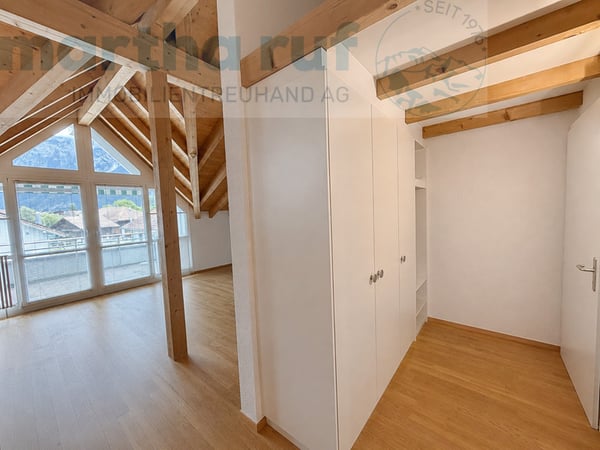 Wohnen über den Dächern 4.5- Zimmer-Dachwohnung mit Bergsicht 11