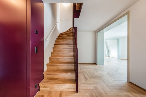 Helle Dach-Maisonettewohnung im beliebten Kreis 6 in Zürich 2