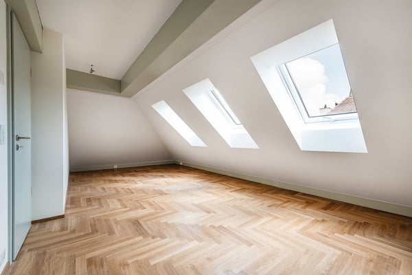 Helle Dach-Maisonettewohnung im beliebten Kreis 6 in Zürich 8