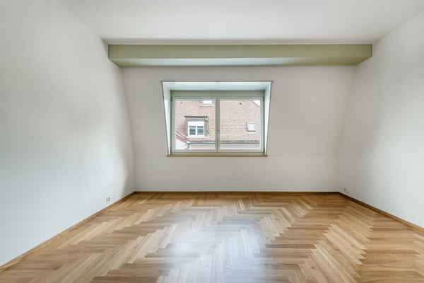 Helle Dach-Maisonettewohnung im beliebten Kreis 6 in Zürich 5