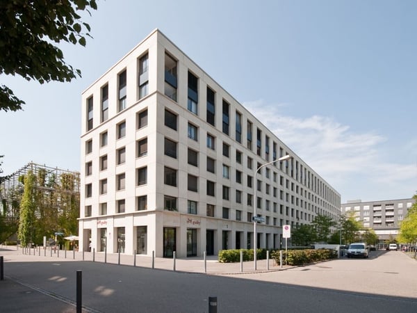 Erdgeschossfläche an Toplage beim Bahnhof Oerlikon und Center Eleven! 1