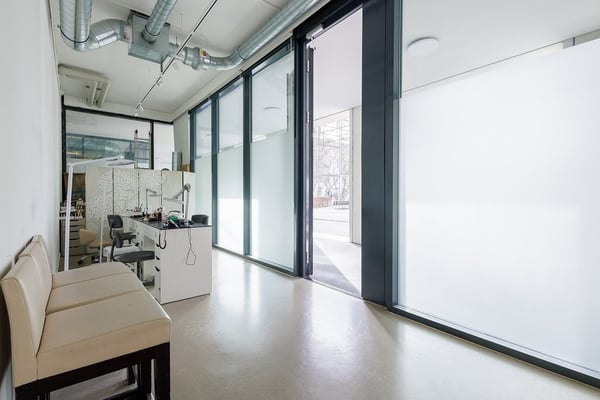 Erdgeschossfläche an Toplage beim Bahnhof Oerlikon und Center Eleven! 5